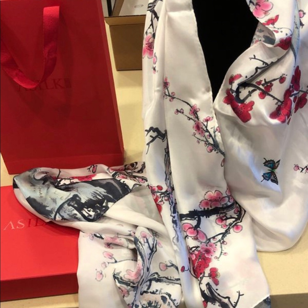 ASILK scarf